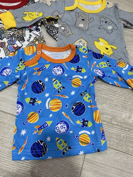 3 кофточки на маленького ребеночка до 6 месяцев