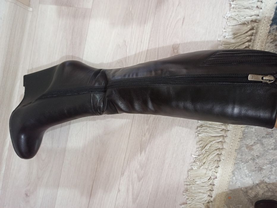 Продам женские осенние сапоги