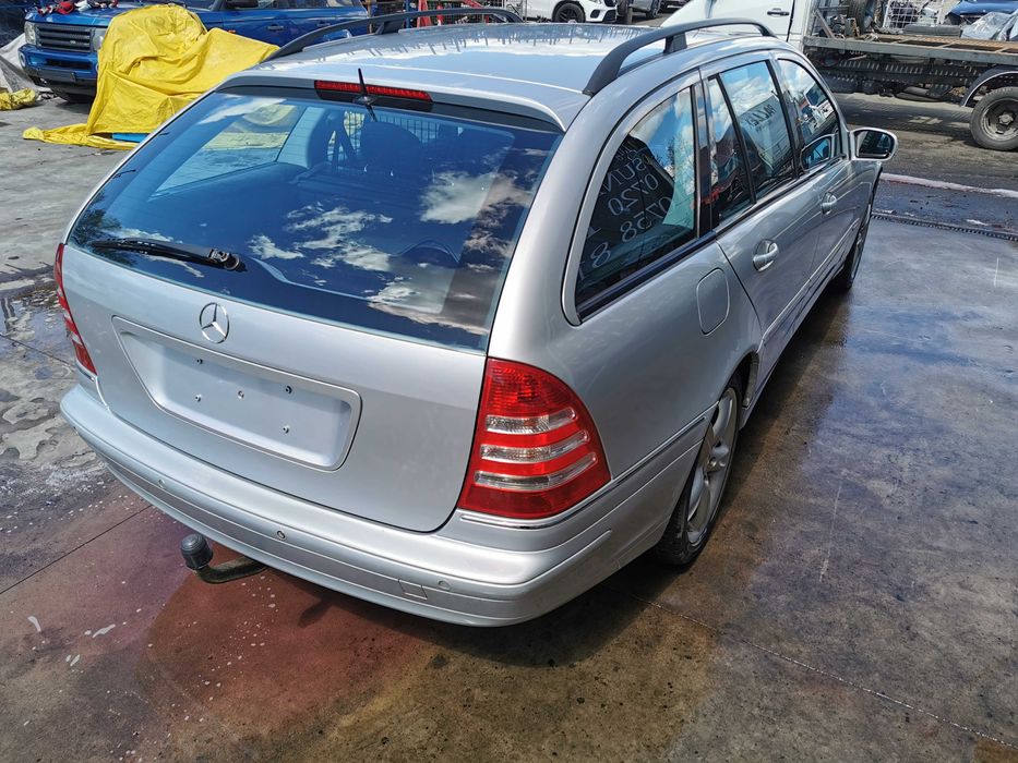 Dezmembrez mercedes c class w203 facelift sport edition-xenon-c220d e4