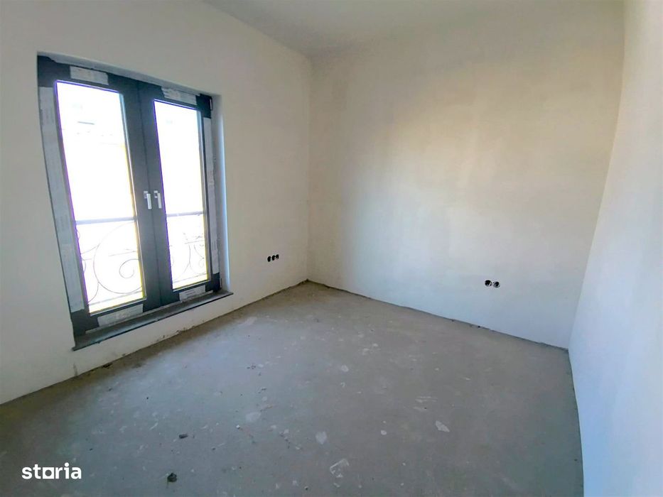Vilă P+E+Pod | 200 MP Utili | Șcheia | Drum Privat