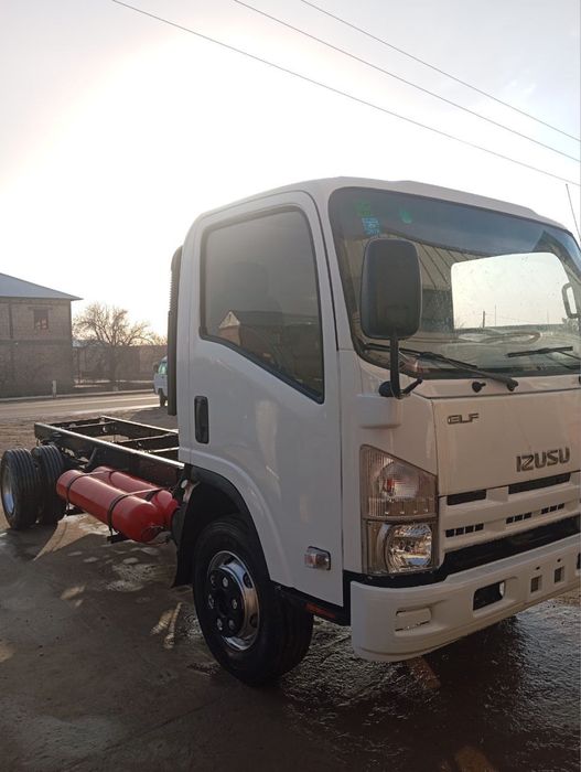 Isuzu shassi sotiladi.