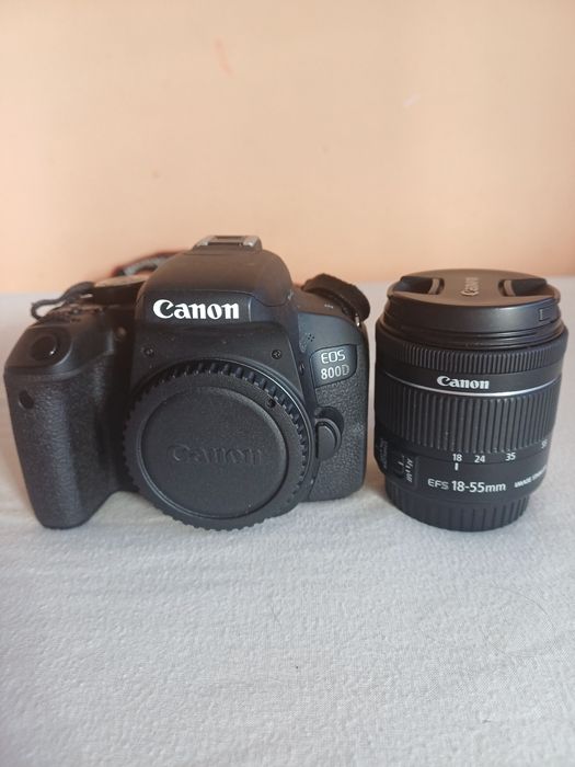 Canon 800D с обектив 18-55
