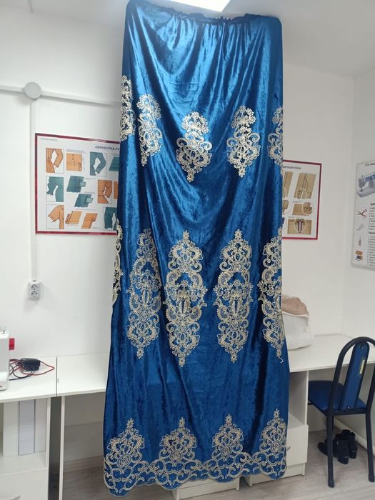 Велюр жапқышы сатылады