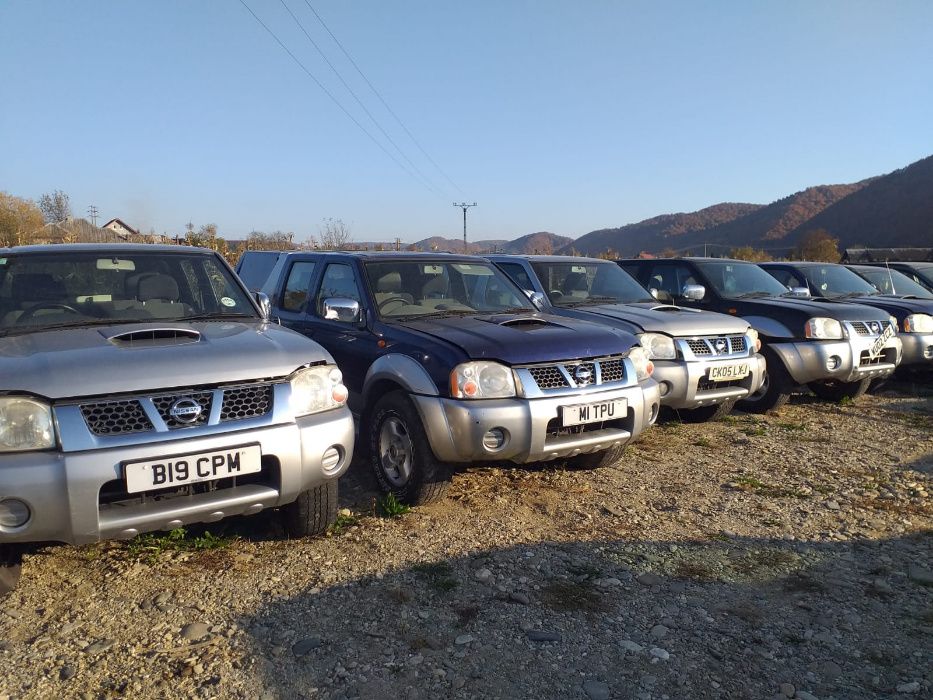 Dezmembrez Nissan Navara D22