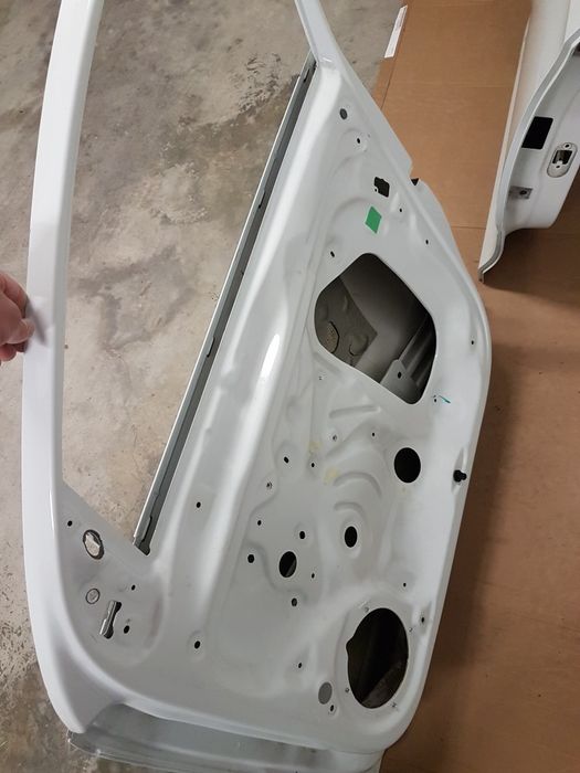 Шкода Рапид врати