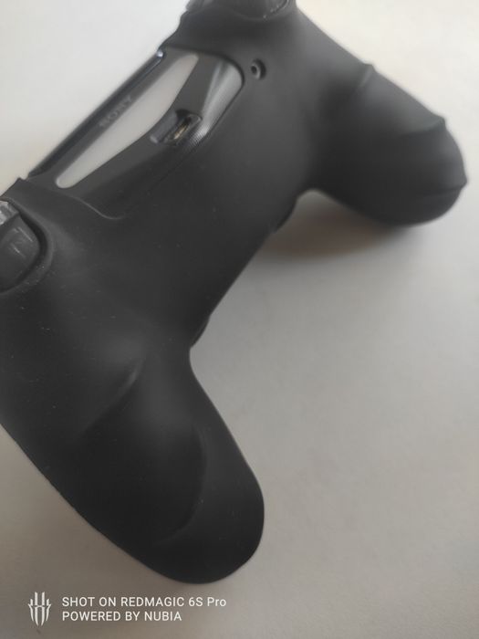 Продам 2 геймпада play station 4