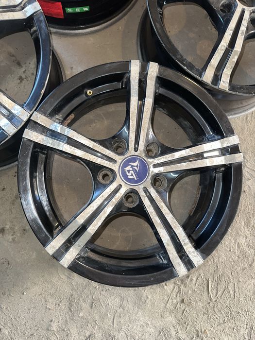 R16 PCD 5*114.3 Комплект легкосплавных дисков