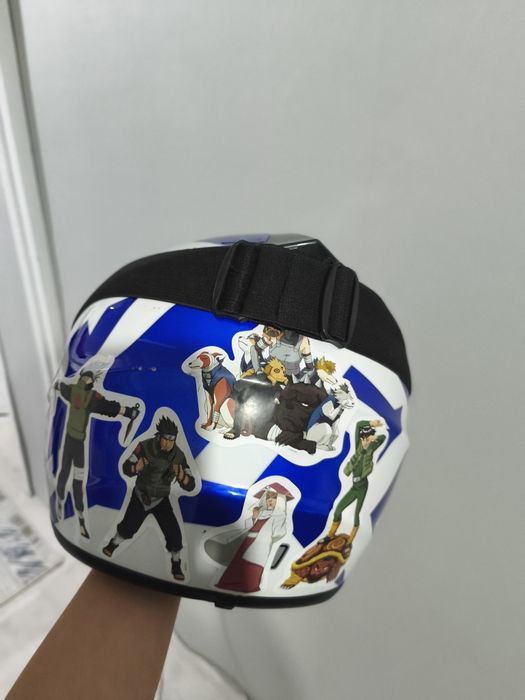 продам шлемы белый и синий