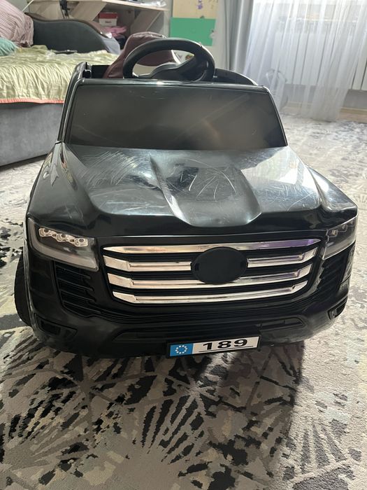 Машинка  детская  Феррари