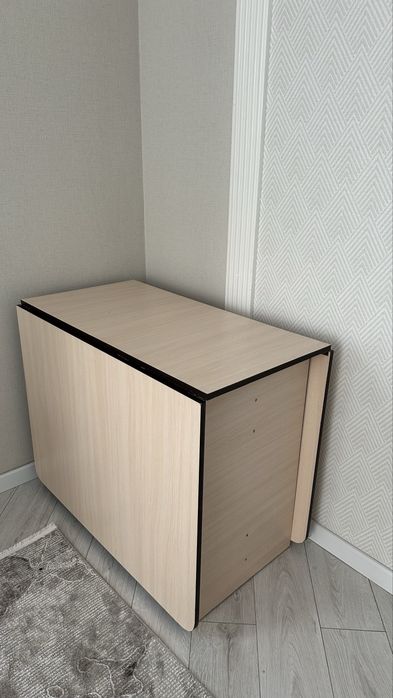 Продам стол-книжку в очень хорошем состоянии!