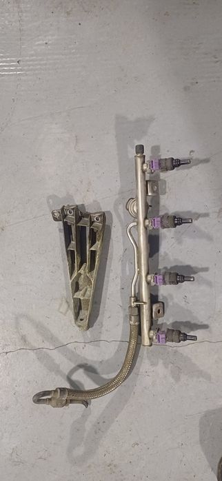 Mersedec zapchastla sotiladi