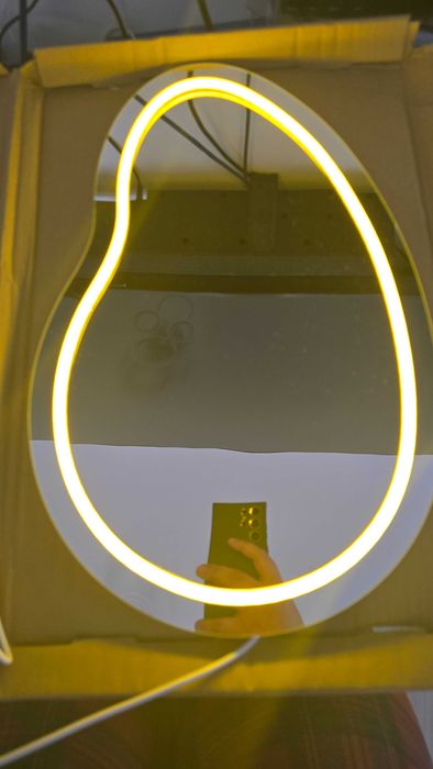 Oglinda cu banda led