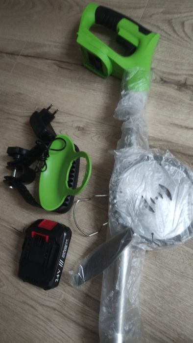 Varianta de cadou  Pistol spălat cu presiune ,Capse lipit  plastic 500
