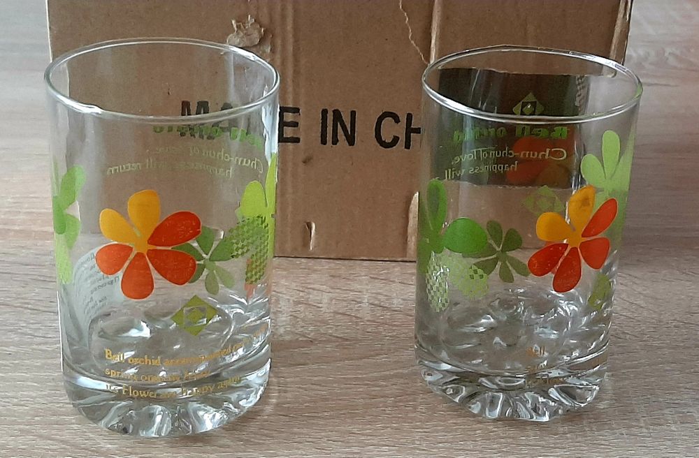 Сервиз от 6чаши и Сгъваем,мини сешоар