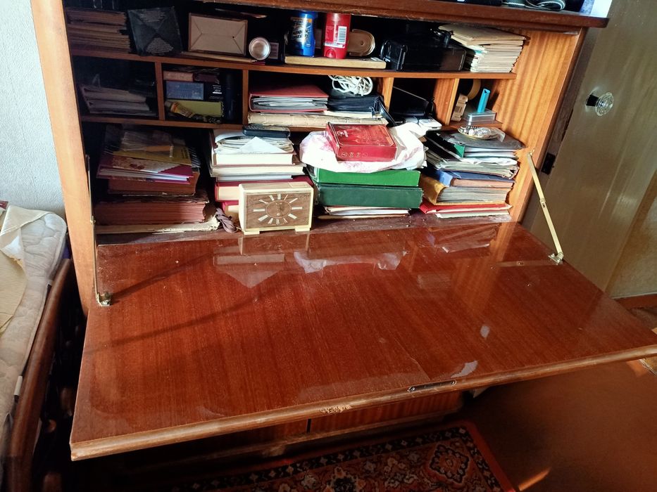 Продам секретер немецкого производства