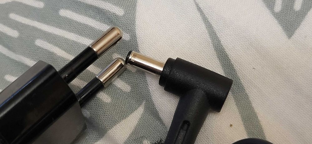 ASUS Adaptor 19V-1.75A  Incarcator  mufa subtire