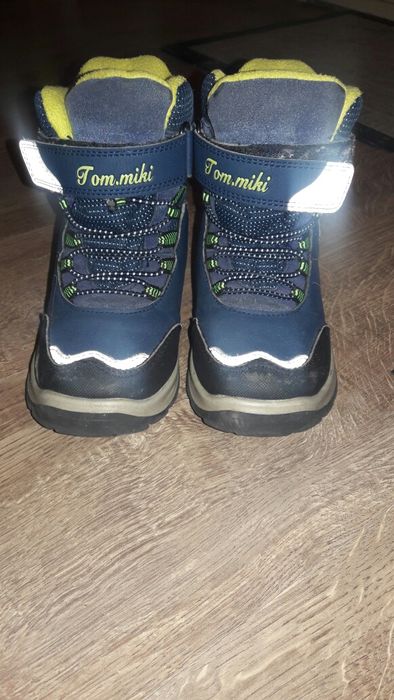 Продам детскую обувь