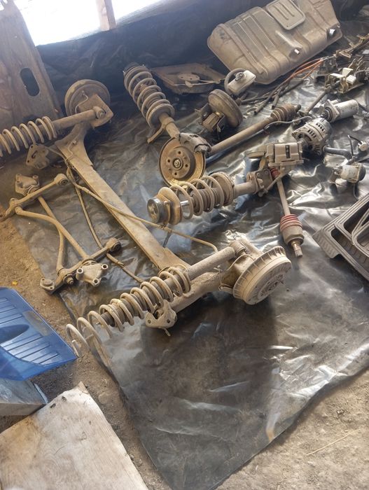 Продам запчасти на ваз 2115