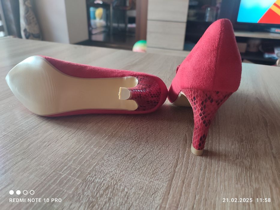 Елегантни дамски обувки