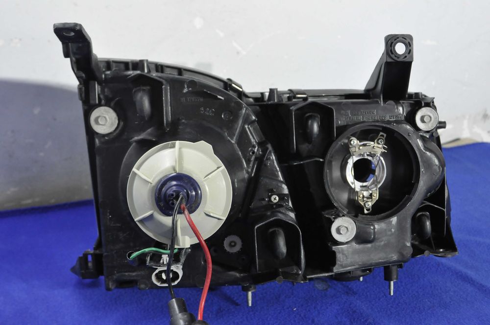 ФАРА левая Lexus LX470 Ксенон