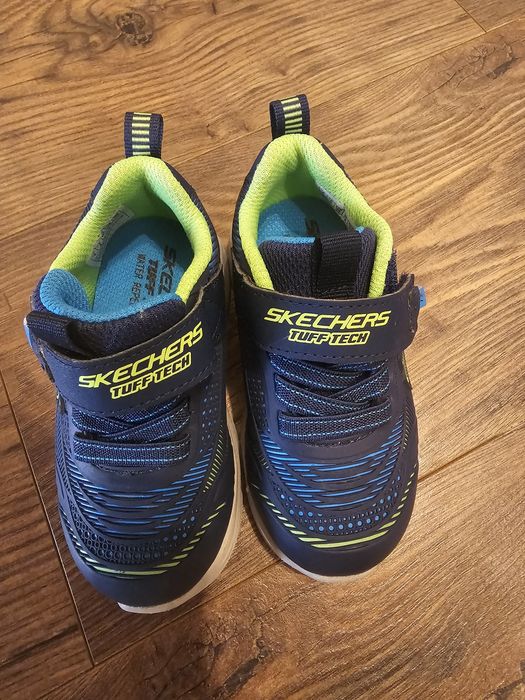 Adidasi Skechers de baietei, marimea 22