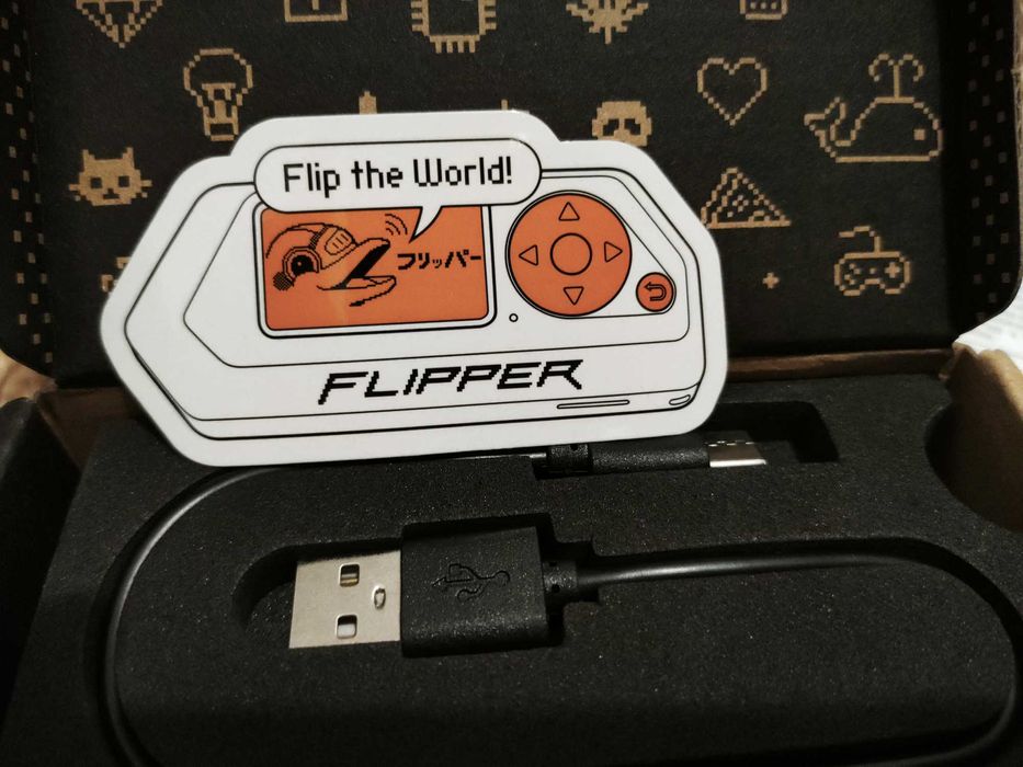 Flipper Zero Transparent cu card memorie 64GB - in garantie