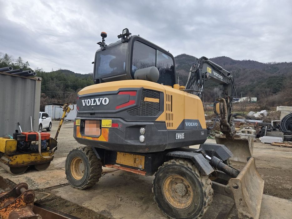 Услуга 3в1 погрузчик-экскватор малютка