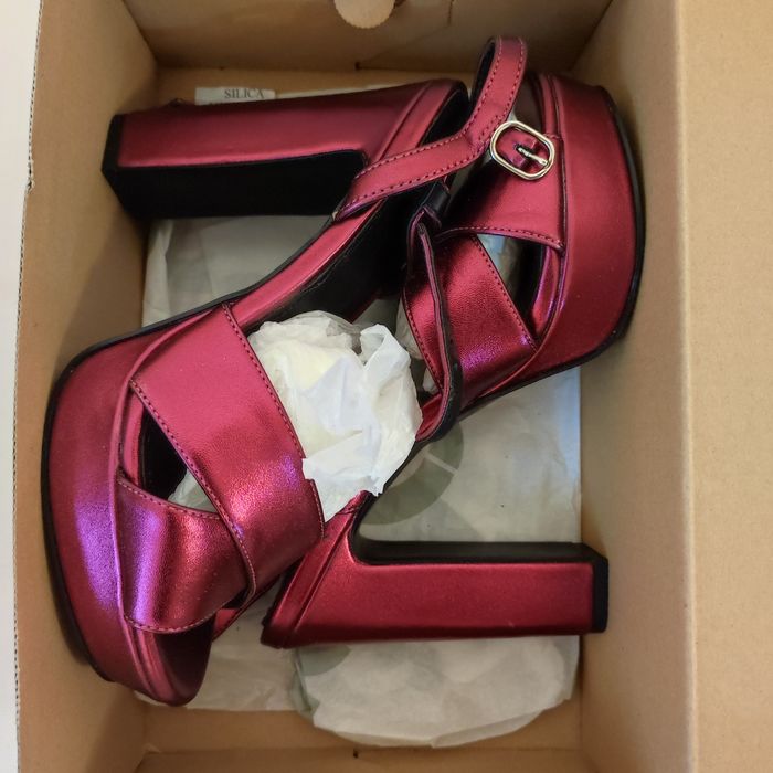 Босоножки бренда H&M в 37 размере