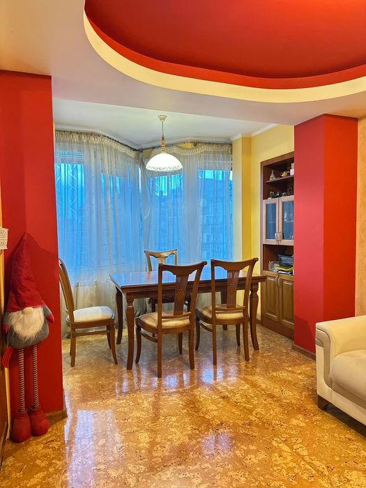 Дава се под наем Четиристаен апартамент в Добрич, Център - 140 кв.м за 298.86 € - Снимка #6