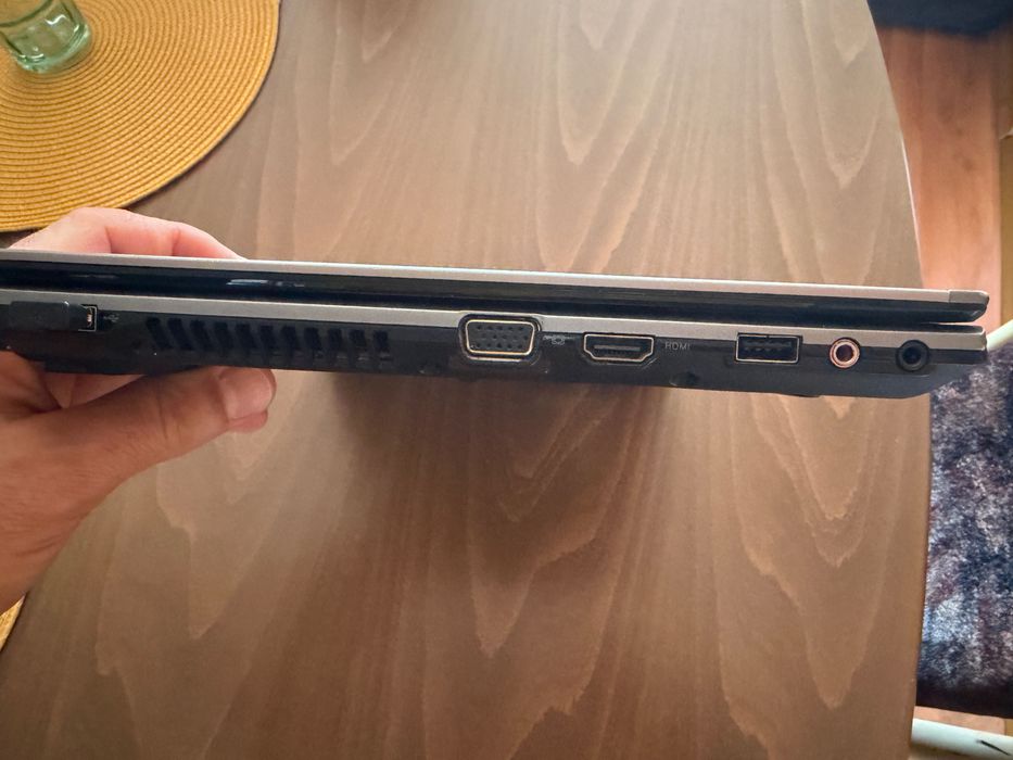 Acer Aspire 4810TZ с аксесоари