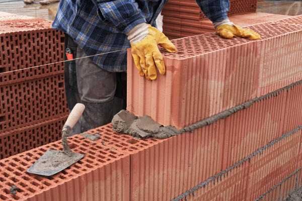 Construim case la roșu, respectând fiecare etapă corect