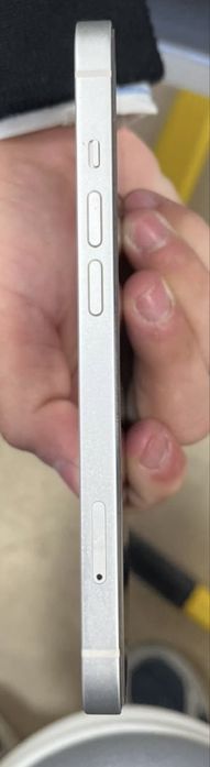 Iphone 13 в идиальном состояний аккум 100%