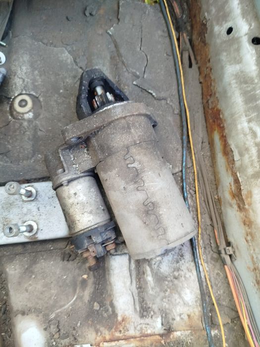 Продам Приору по запчастям