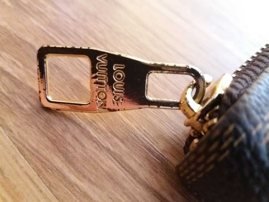 4 buc Portofel dama ,fete /portmoneu Puma,Louis Vuitton !