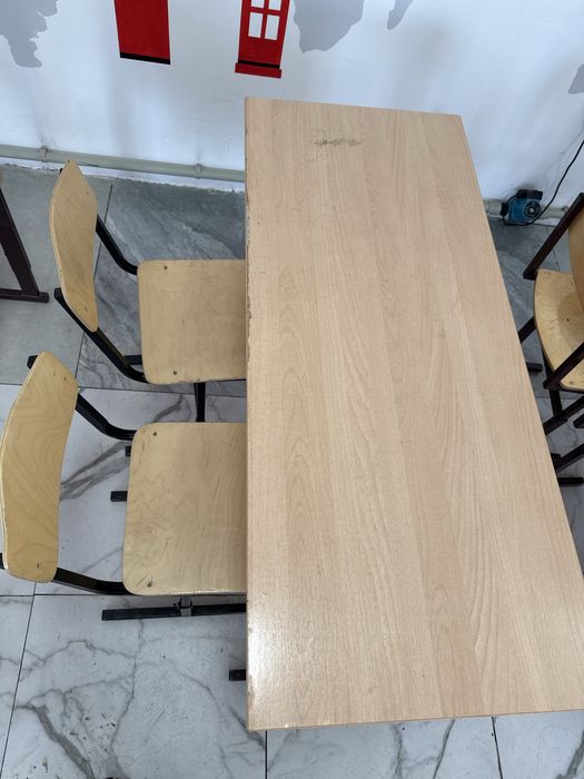 Продается парта и стулья