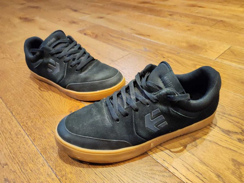 Pantofi sport in stare impecabila Nike, DC, Etnies diferite marimi