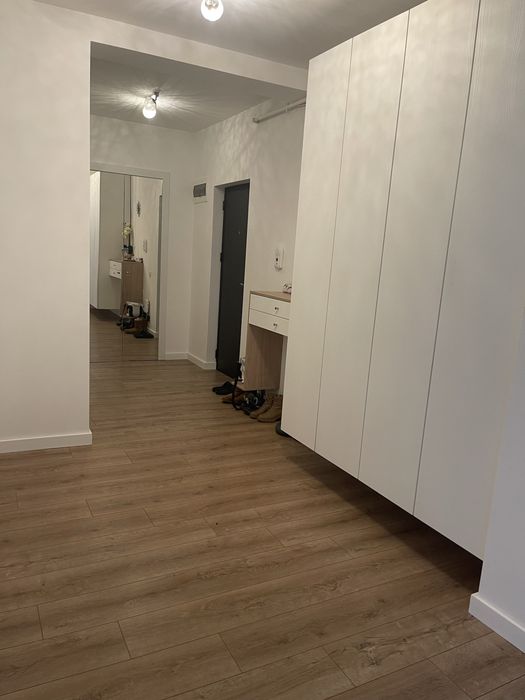 Vand apartament cu curte 154 mp