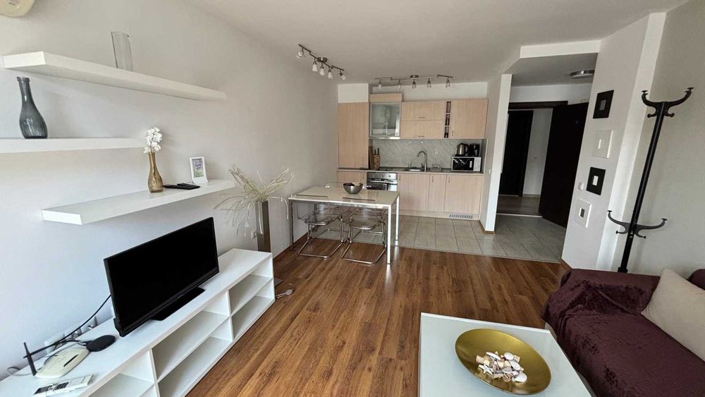 Двустаен апартамент в гр. Бяла със самостоятелна панорамна тераса