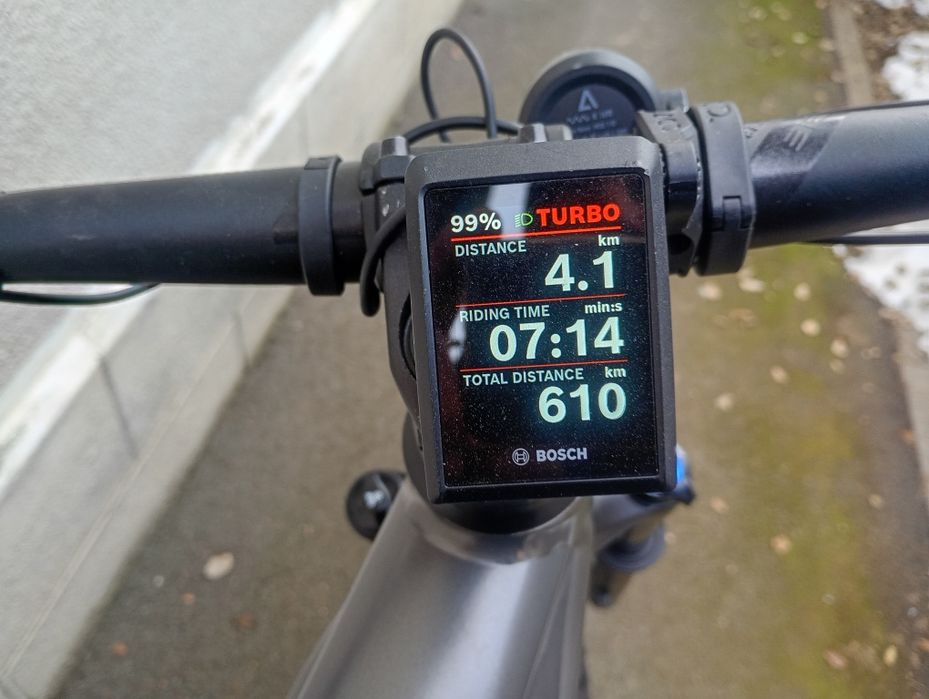 Bicicleta electrica Cube 750