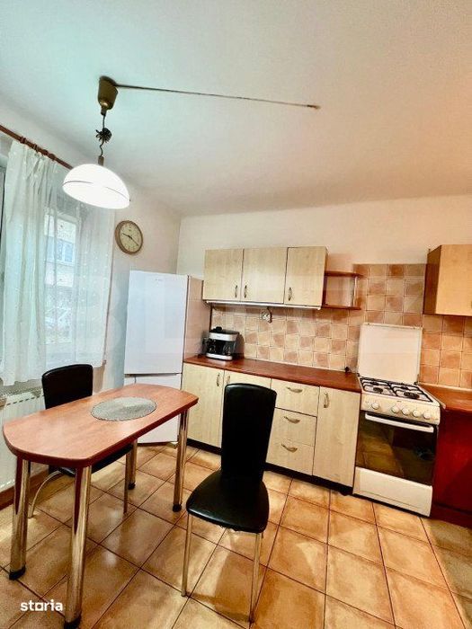 Apartament 2 camere semicentral, 41 mp, zona strazii Paris