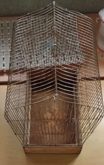Клетка деревянная для птиц