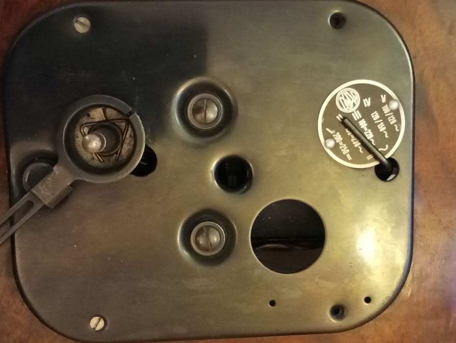 Стар, винтидж грамофон DUAL, Германия.