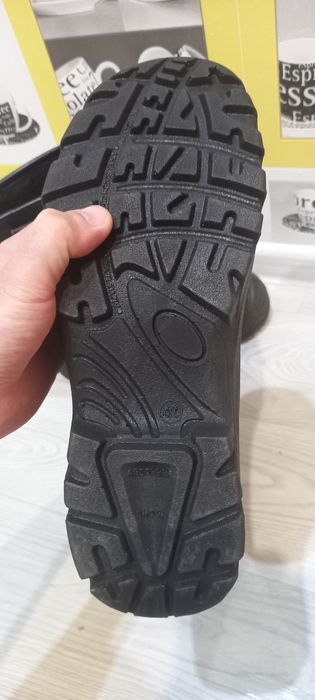 Продам Зимний Спец обувь