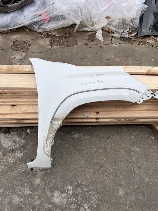 Toyota Hilux 15- 2018 калник ляв и десен