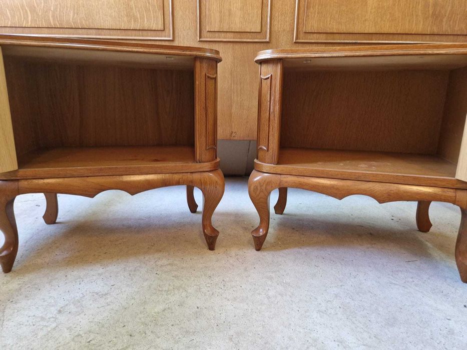 Комплект спалня масив с два броя нощни шкафчета