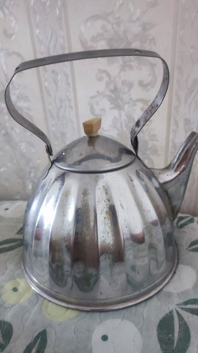 Чайник из мельхиора.