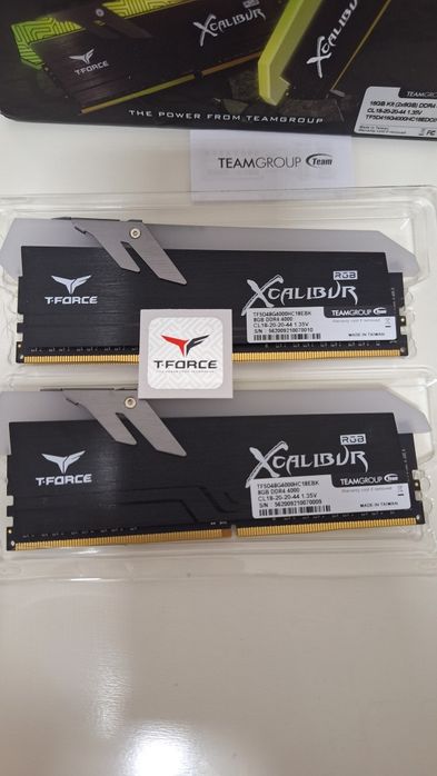Memorii RAM 16Gb DDR4 4000mhz