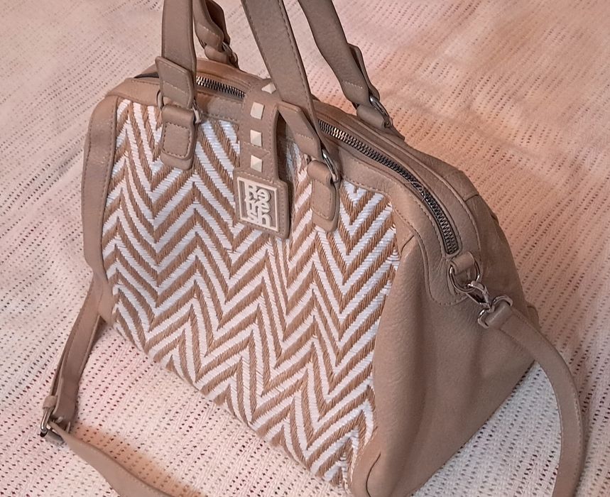 Бежева дамска чанта