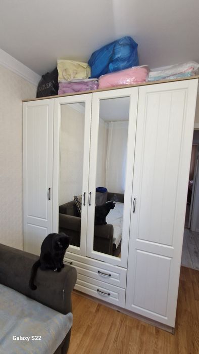 Продам шкаф, диван, столик