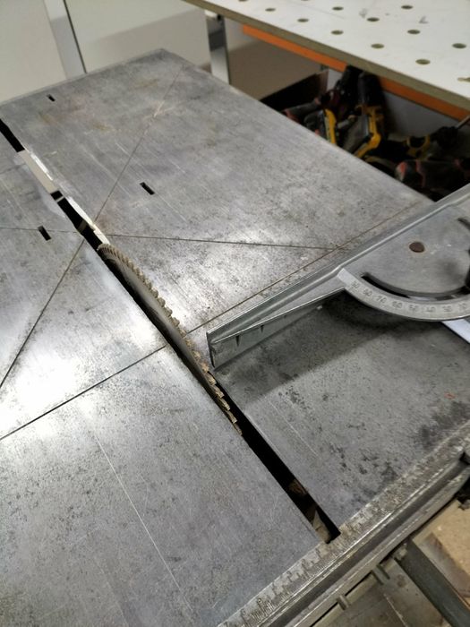 Циркуляр,настолен AEG 65